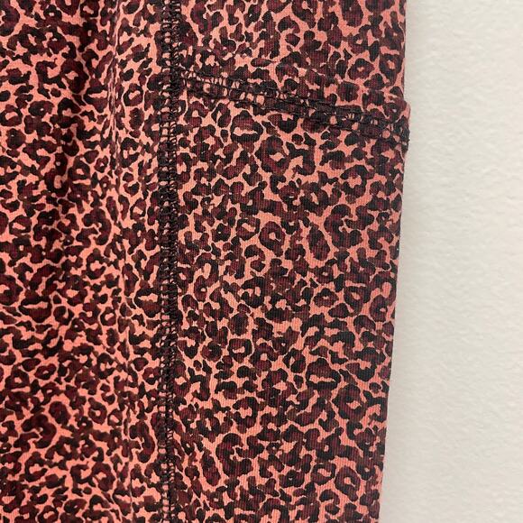Chico’s Zenergy Women's 2P Brown Leopard Print Side Pockets Athleisure Leggings - Picture 4 of 6